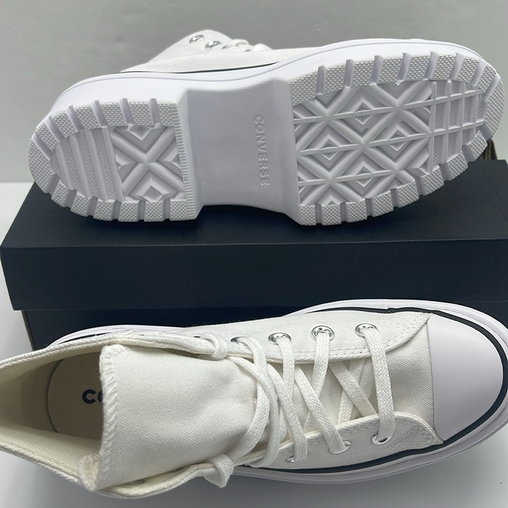 Converse WMNS High-Top Platform Sneakers A10364C
CTAS LUGGED HEEL HI WHITE/BLACK - Picture 3 of 16